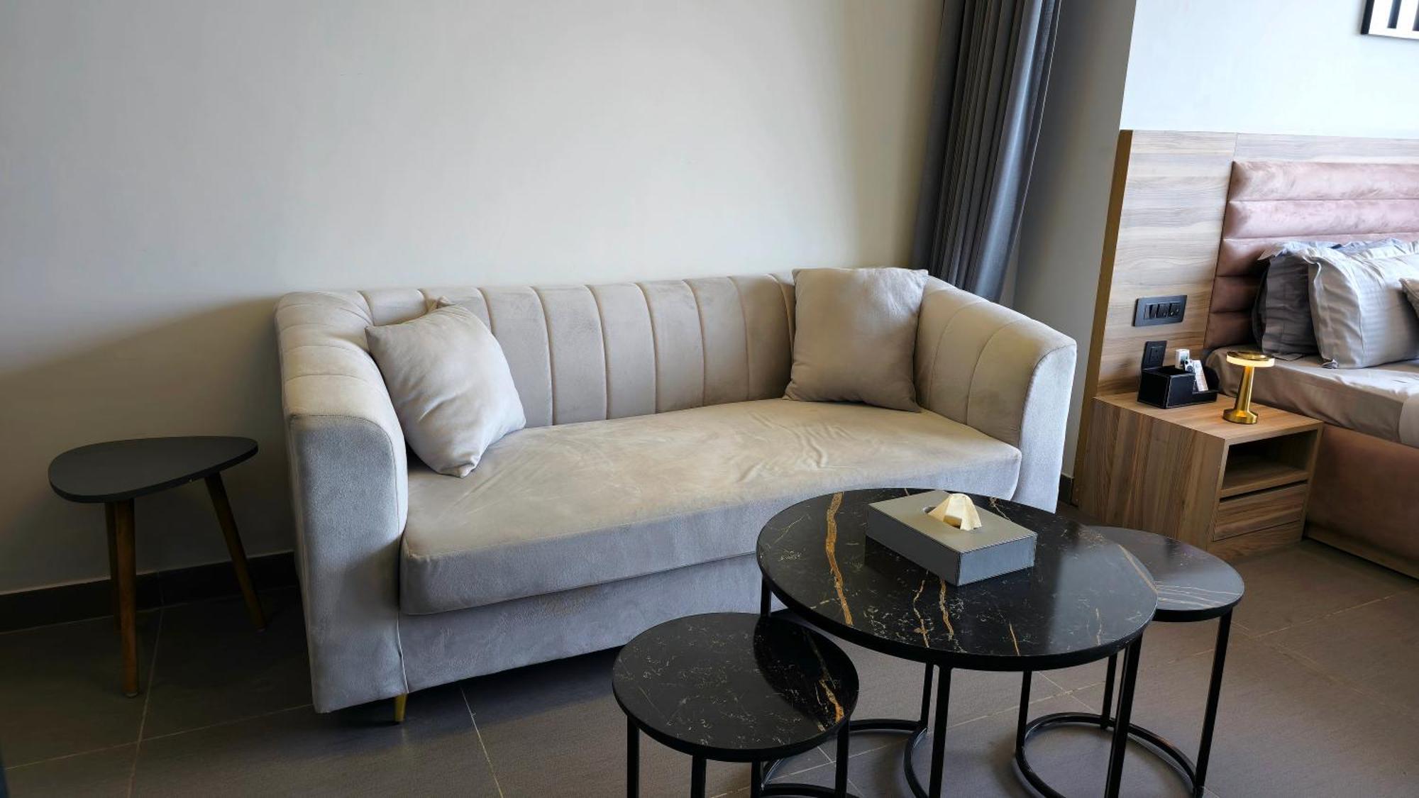 The Luxe Living Hotel Noida Exterior photo
