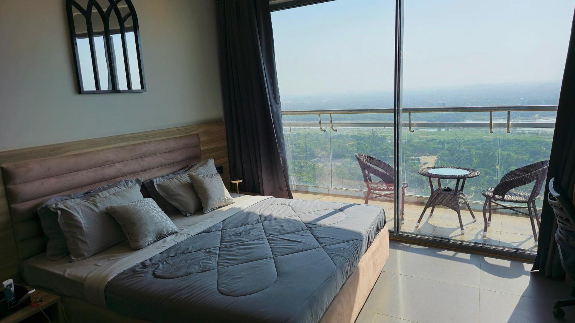 The Luxe Living Hotel Noida Exterior photo
